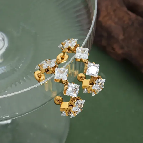 Gold_C_Diam_Stud_Earrings_For_Women